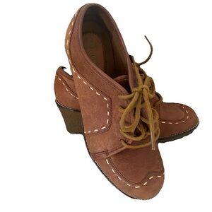 Naturalizer Wingtip Wedge Heel Oxford Lace Up Shoe  6.5